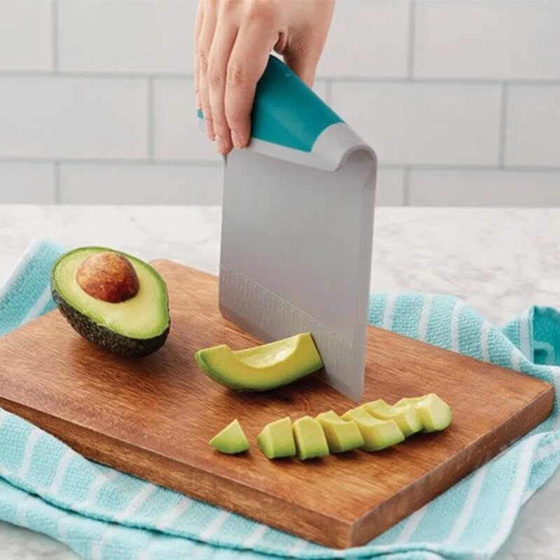 Lame à pâtisserie "Cut & Lift" Versa-Tools de Wilton Lame à pâtisserie "Cut & Lift" Versa-Tools de Wilton