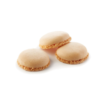 Coques de macarons natures...